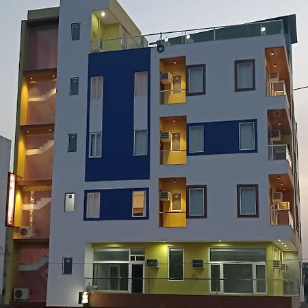 Om Hotel Rohtak Eksteriør billede