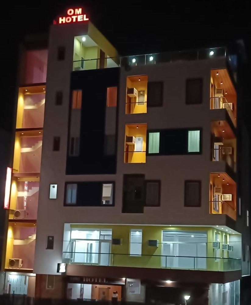 Om Hotel Rohtak Eksteriør billede